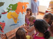 Divadlo Cestujeme kolem světa za pohádkou